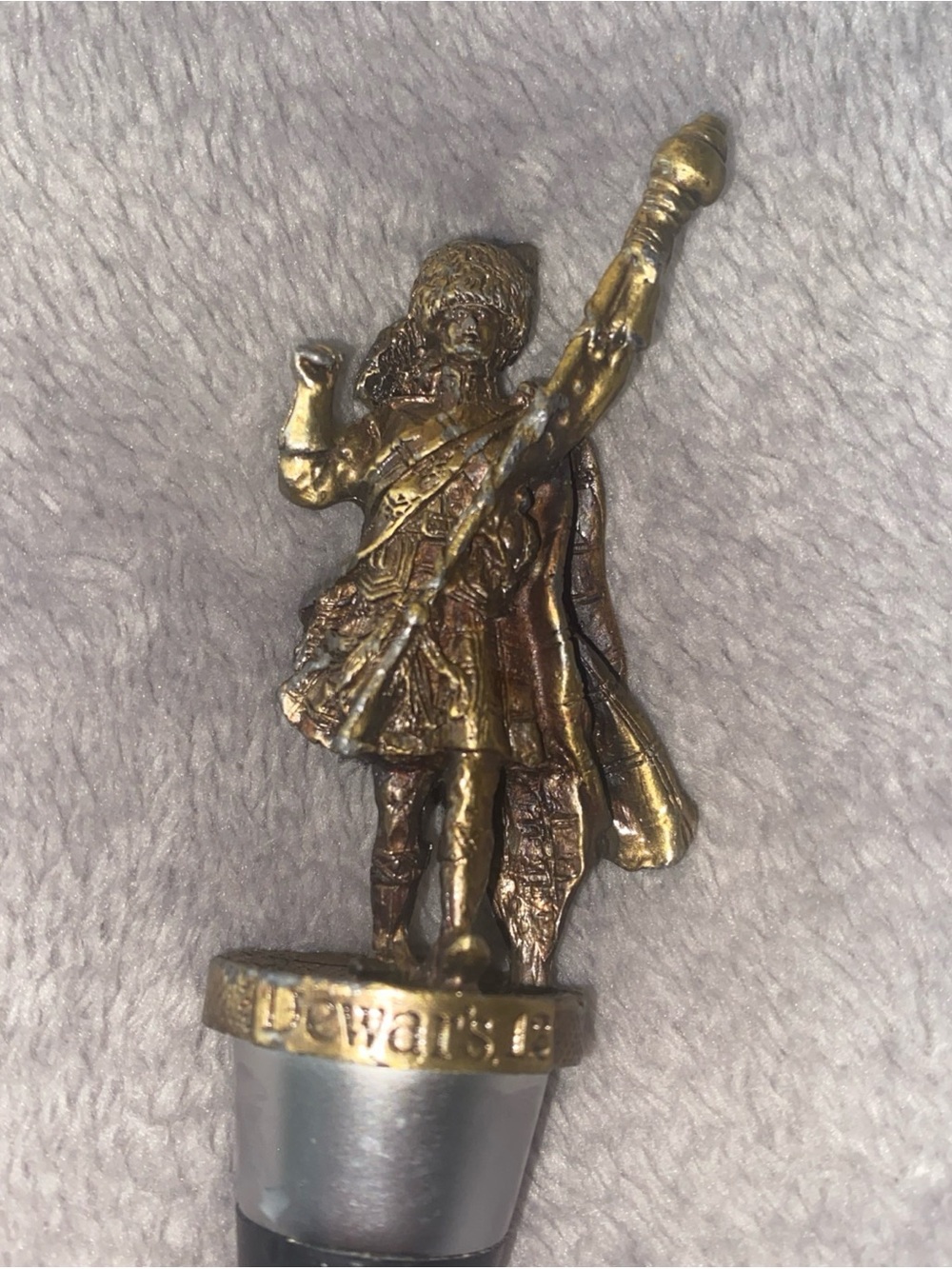 Dewar's 12 Scotch Whiskey Bottle Stopper Pewter Scottish Highlander
